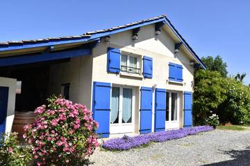 Gîte pour 4 personnes, avec jardin à Samonac