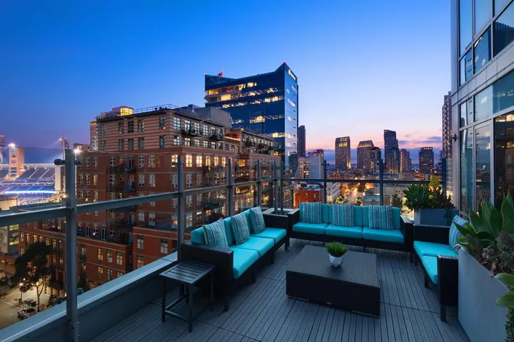 Hotel para 2 personas, con terraza y vistas - 1