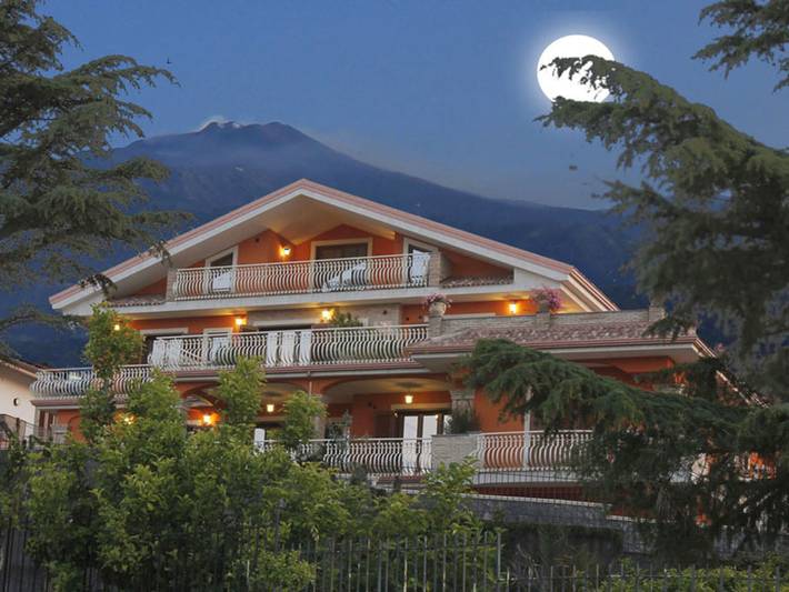 Appartamento per 6 persone, con Balcone e Terrazza a Trecastagni