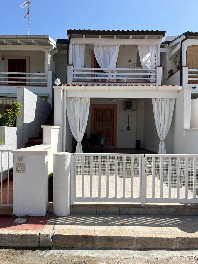 Ferienhaus für 4 Personen, mit Terrasse und Ausblick sowie Garten, mit Haustier - 1