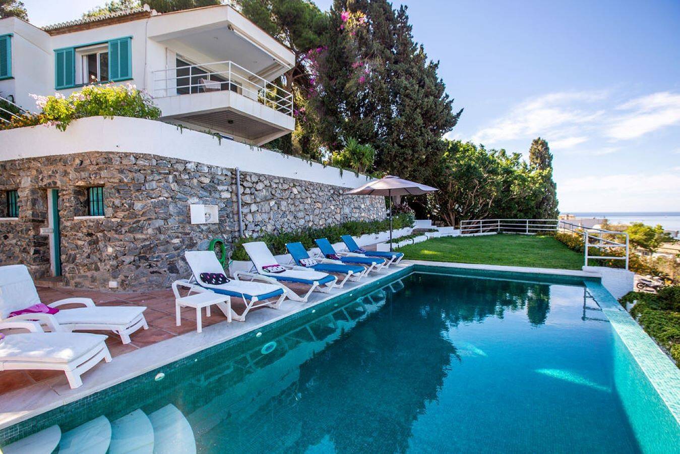 Villa "Casa San Cayetano" con vistas al mar, piscina, jardín, terraza y balcón in La Herradura, Almuñecar