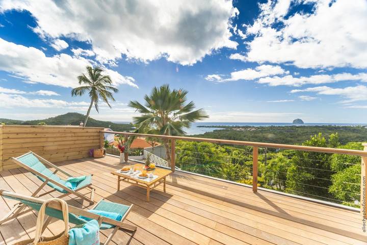 Location de vacances pour 10 personnes, avec piscine ainsi que balcon et jardin à Le Diamant - 3