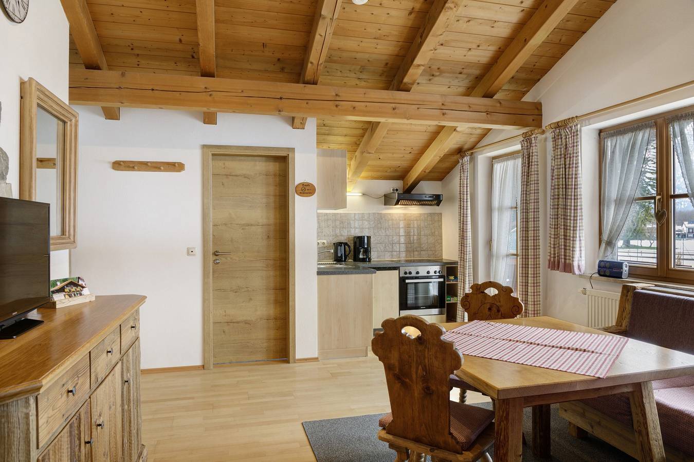 Appartement 'Wank' met bergzicht, balkon en wifi, foto 8