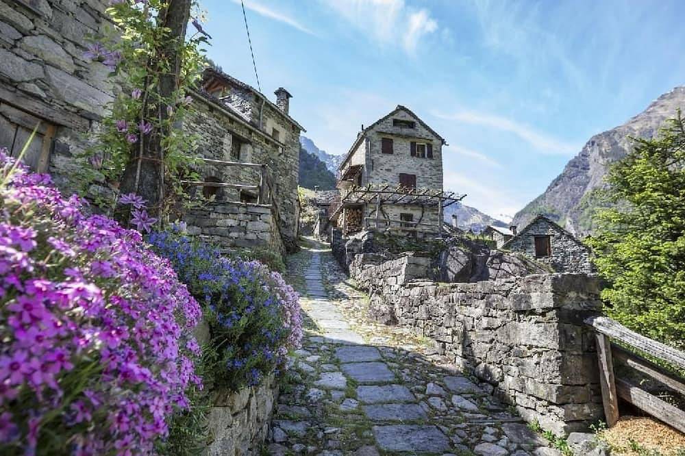 Ganze Wohnung, Casa San Cristoforo - Studio in Maggia, Tessiner Alpen