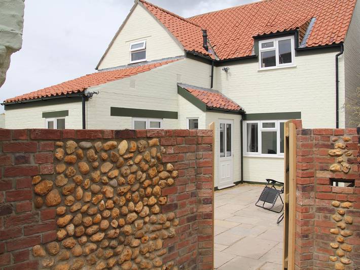 Cottage for 9 people, with garden, with pets in Wells-next-the-Sea