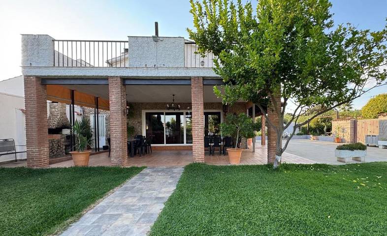 Chalet para 10 personas, con piscina además de vistas y jardín, Se admiten mascotas en Tierra de Mérida - Vegas Bajas - 2