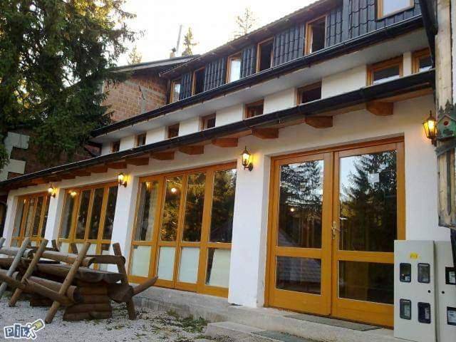Chambre d’hôte pour 9 personnes, avec vue et terrasse