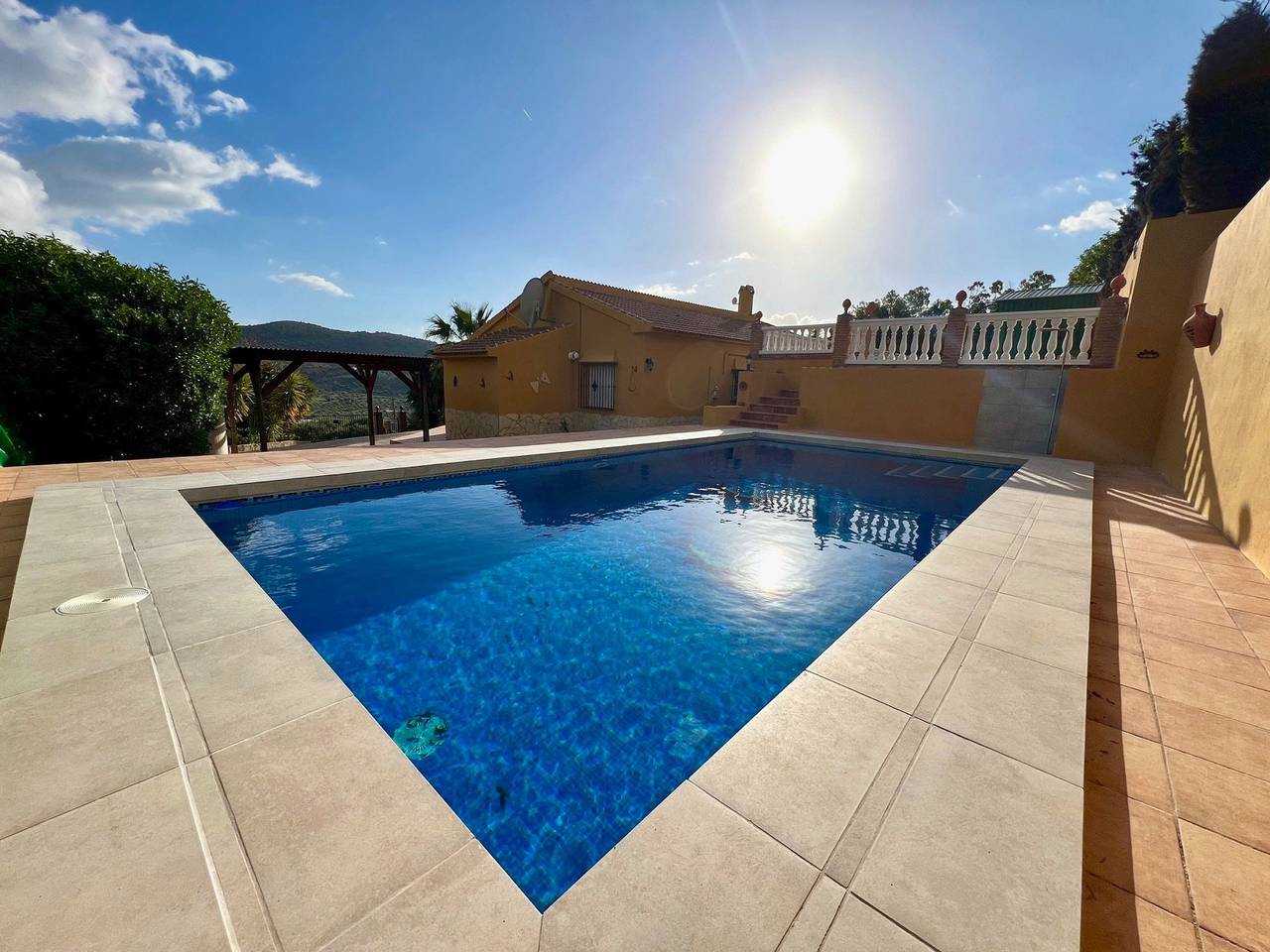 Villa in Alcaucin - Sleeps 4 - Pool - Parking in Puente de Don Manuel, Alcaucín