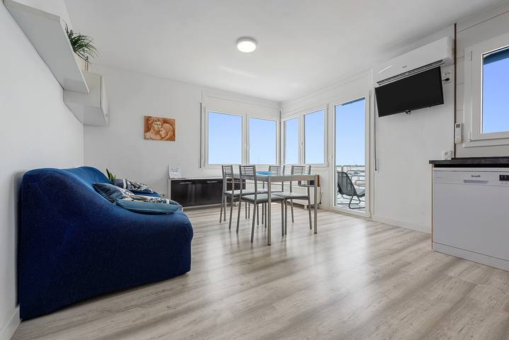 Apartamento entero, Apartamento 'Vora Port' con vistas al mar, Wi-Fi y aire acondicionado in Platja de les Avellanes (Terres de l'Ebre), La Ampolla
