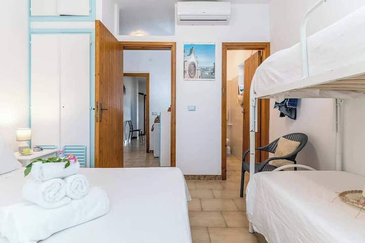 Entire apartment, Trilocale -Apartment-Balcony-Private Bathroom in Villanova (Apulia), Ostuni
