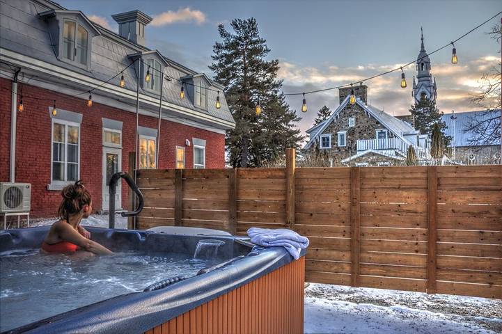 Maison de vacances pour 18 personnes, avec jacuzzi ainsi que jardin et terrasse dans Canada