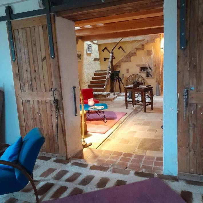 Maison d’hôte pour 3 personnes, avec Balcon et Terrasse ainsi que Jardin et Vue dans l' Ain - 2