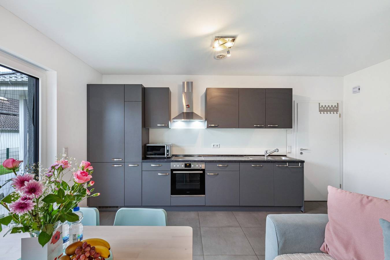 Apartamento entero, Apartamento 'Ruhige Wohnung' con piscina compartida, terraza privada y Wi-Fi in Distrito de Limburg-Weilburg