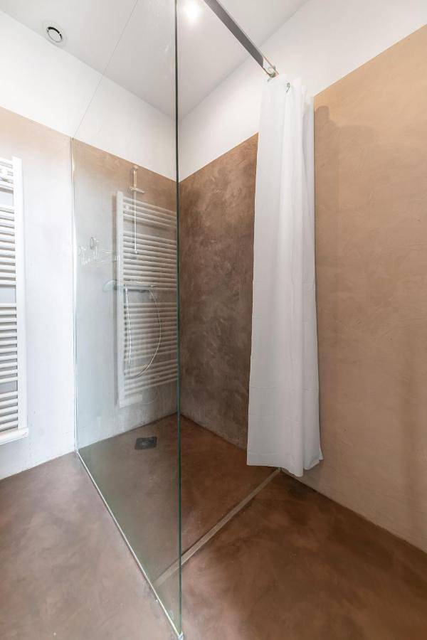 Gîte pour 2 personnes, avec balcon et vue dans Centre Culturel Valery Larbaud Vichy - 2