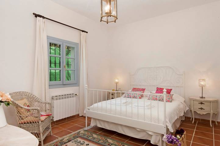 Villa Cortijo Viejo by Villa Plus in San Pedro de Alcántara, Marbella