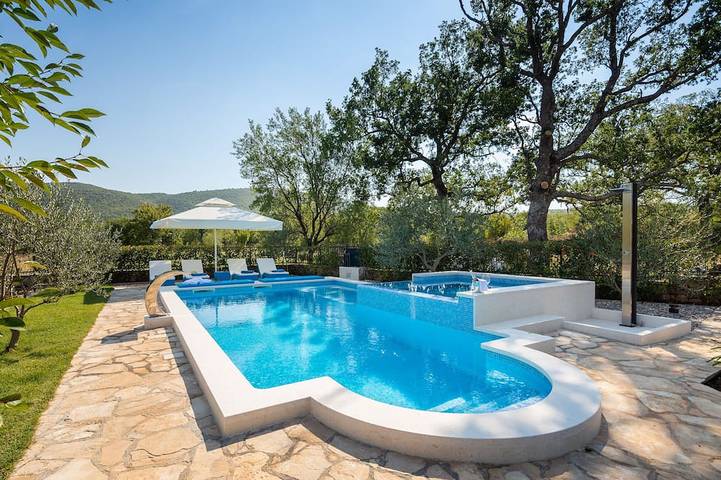 Ferienhaus für 8 Personen, mit Sauna und Garten sowie Whirlpool in Split-Dalmatien - 3