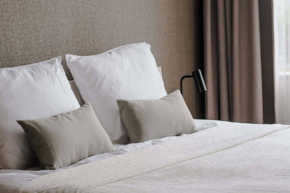Apartamento entero, City Center Penthouse w/ Free Parking & City Views in Róterdam, Holanda Sur