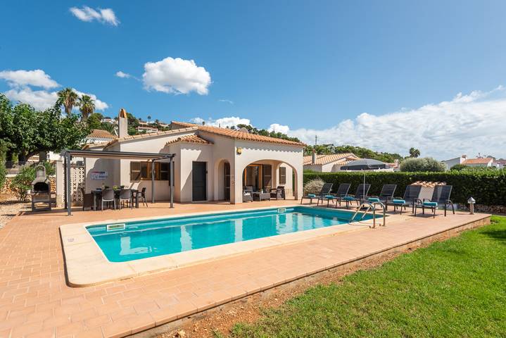 Villa for 6 people, with garden in Platja Son Bou