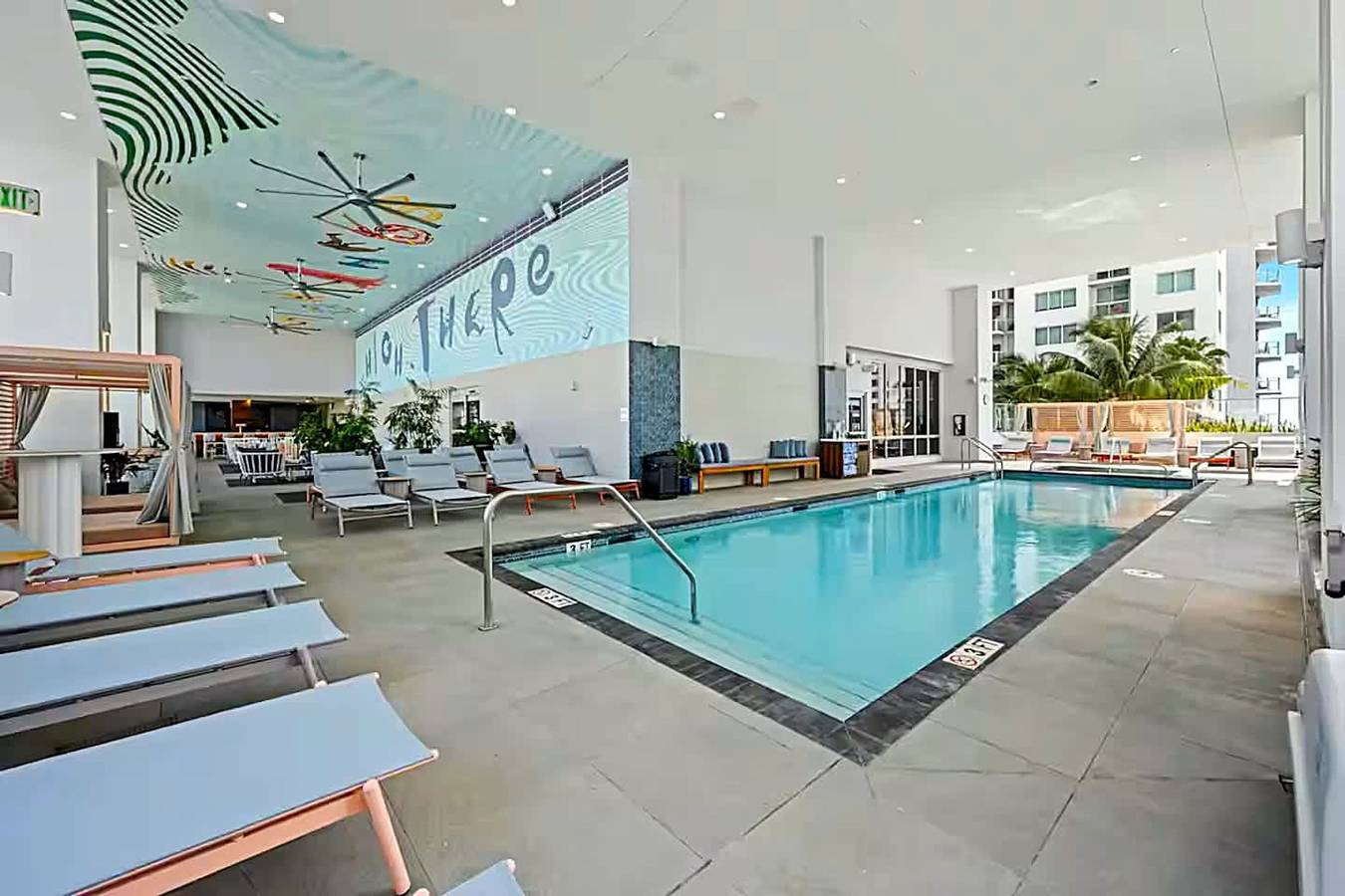 Entire studio, Wake Up to City Views     Pool Gym   High speed Wifi in Miami, Florida