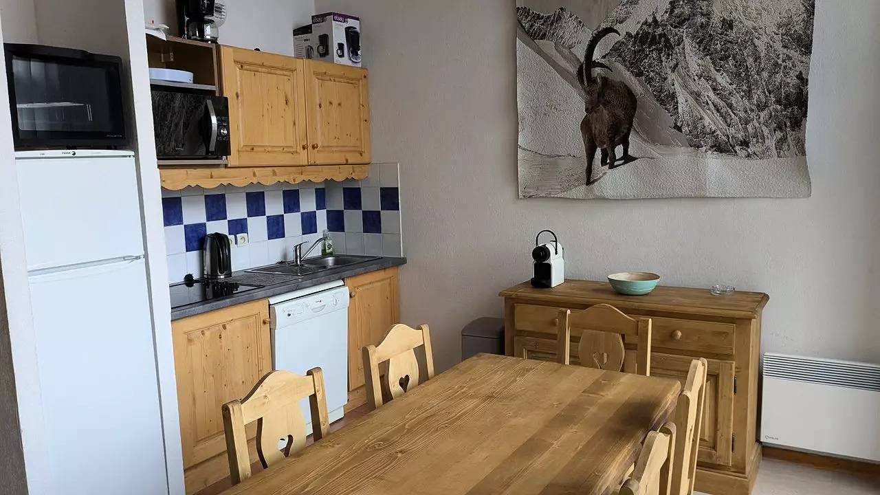 Entire apartment, Four rooms duplex 8 pers - Balcons du soleil in Orcières Merlette - Southern Alps in Orcières, Écrins National Park