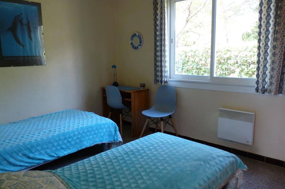 Villa avec terrasse, jardin, garage, dans une impasse calme. in Les Issambres, Roquebrune-sur-Argens