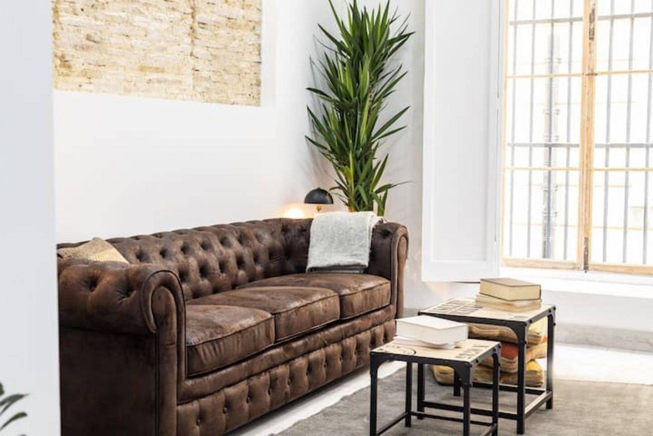 Entire apartment, Cozy 1km to Beach: Air-Conditioned Apartment with Modern Amenities in Cadiz Old Town, Cádiz