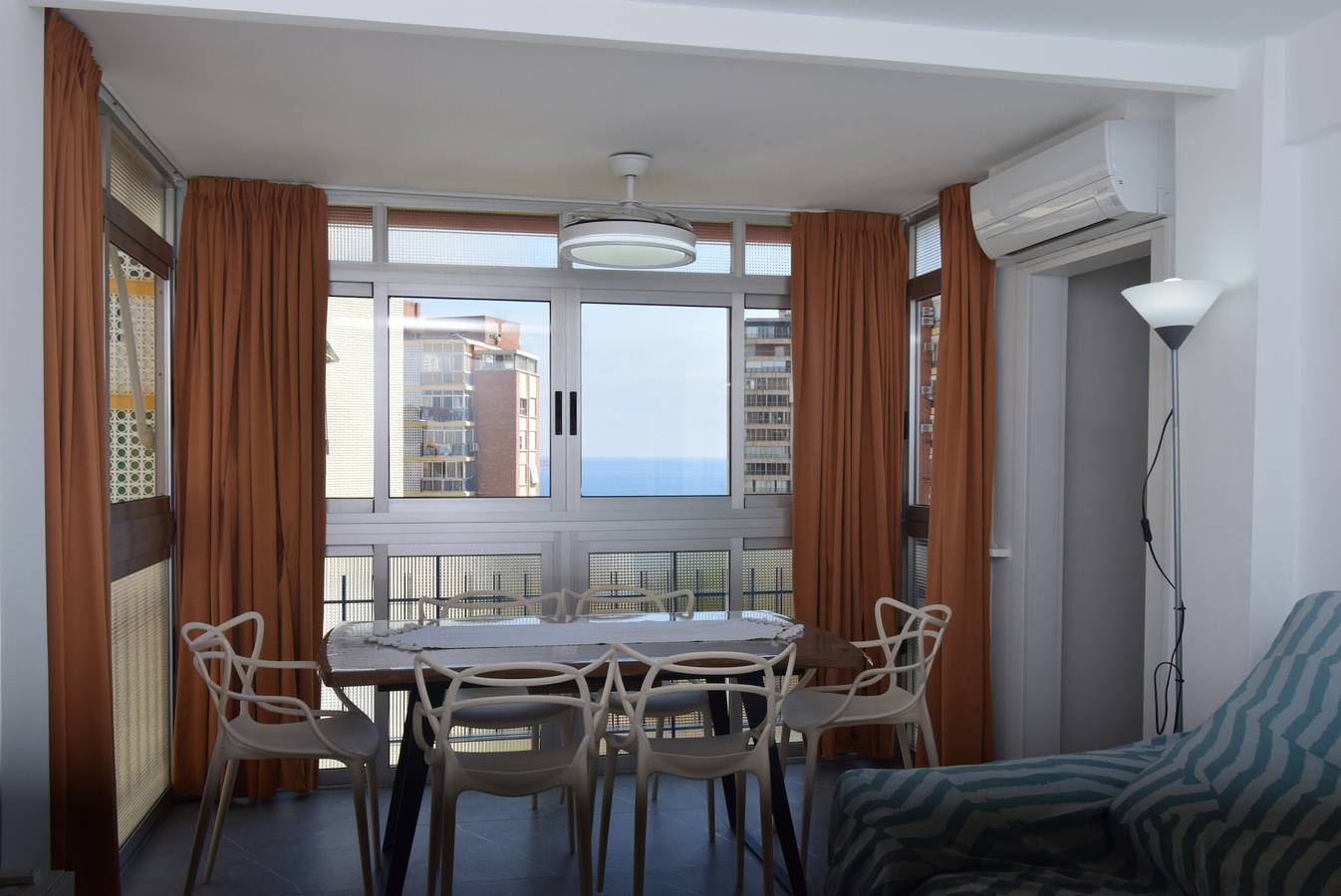 Apartamento entero, Apartamento de vacaciones para 3 personas con jardín in Benidorm, Costa Blanca