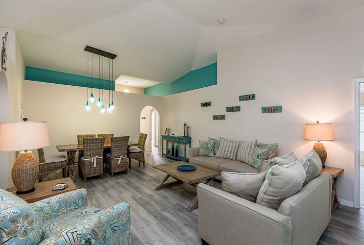 Vacation rental for 8 people, with terrace and yard, with pets in Sebastian