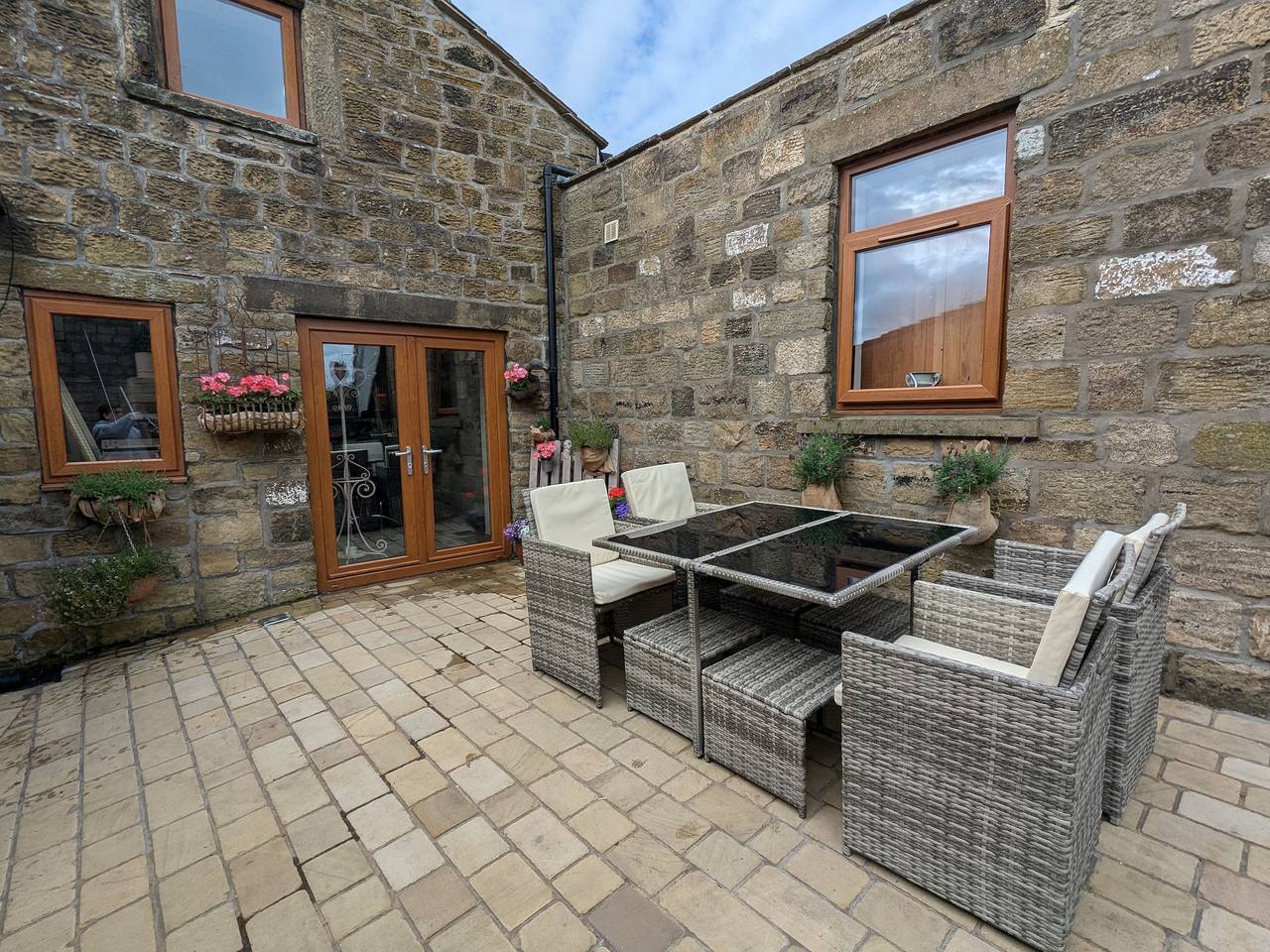 Cozy Cottage Close to Haworth Sleeps 2 with Garden in Yorkshire del Oeste