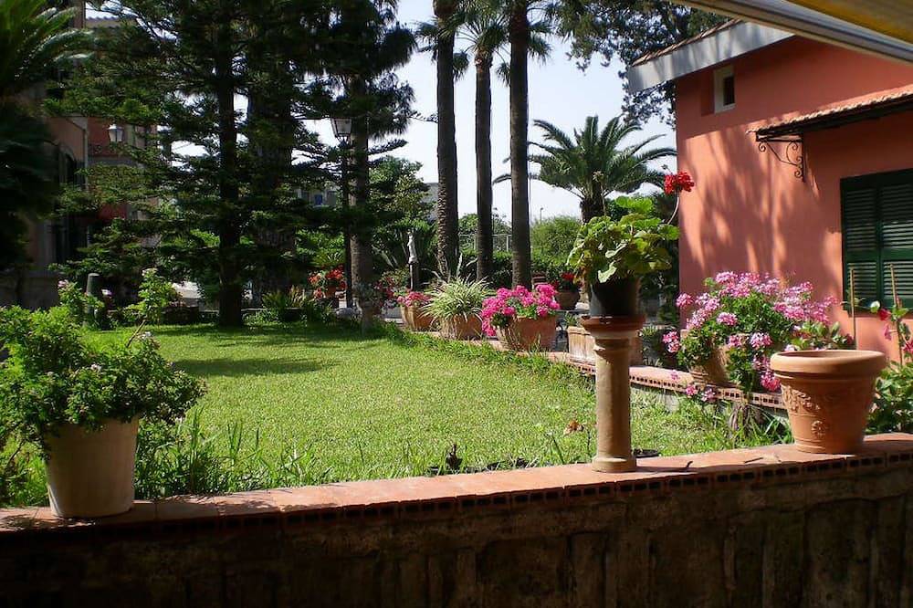 Villa Raffaela - House, ideal for a holiday pacevole in San Giorgio a Cremano, Vesuvio National Park