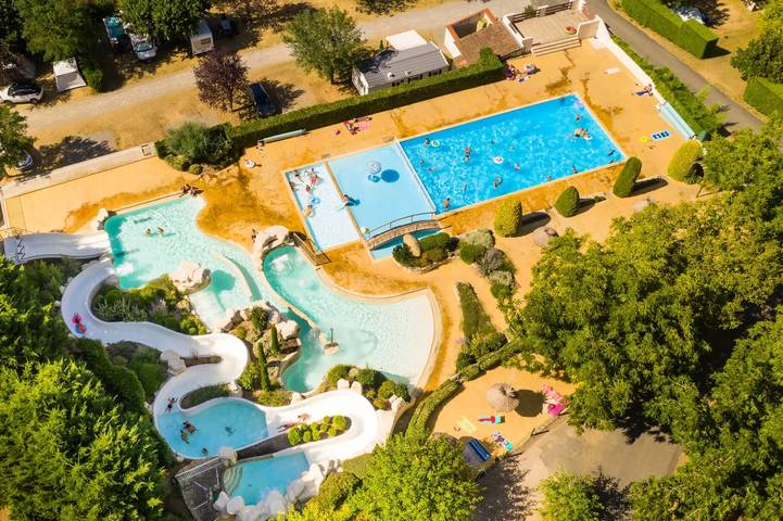 Camping pour 6 personnes, avec Terrasse ainsi que Piscine et Sauna