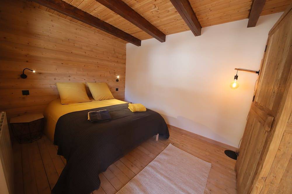 Chalet in mountain hamlet near La Clusaz and Le Grand Bornand in Les Villards-sur-Thônes, Annecy region