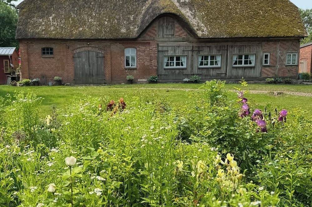 Alte reetgedeckte Kutscherremise für bis zu 5 Personen. in Bad Kleinen, Nordwestmecklenburg (Wismar und Umgebung)