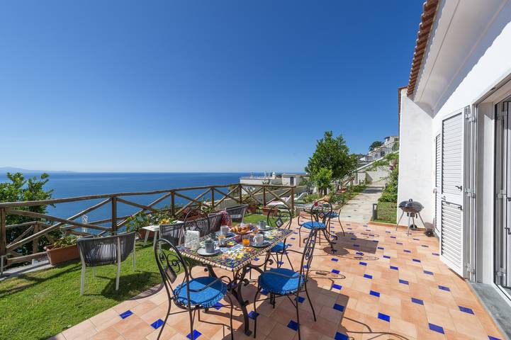 Location de vacances pour 6 personnes, avec terrasse et vue sur l’océan à Praiano - 2