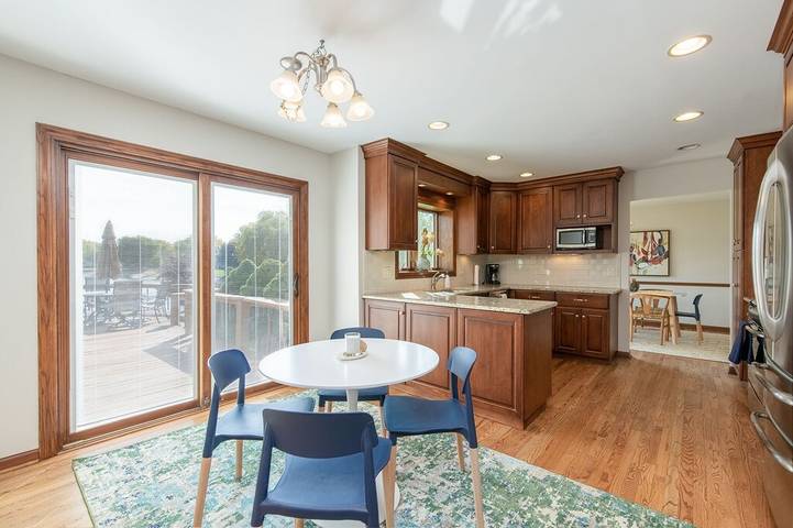 Vacation rental for 9 people, with terrace and yard in DuPage County