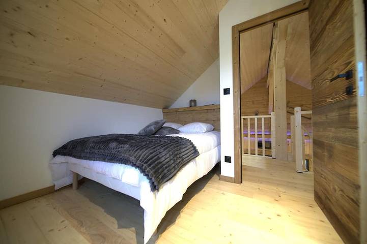 Gîte pour 8 personnes, avec jardin et jacuzzi ainsi que sauna et terrasse à Anould - 4