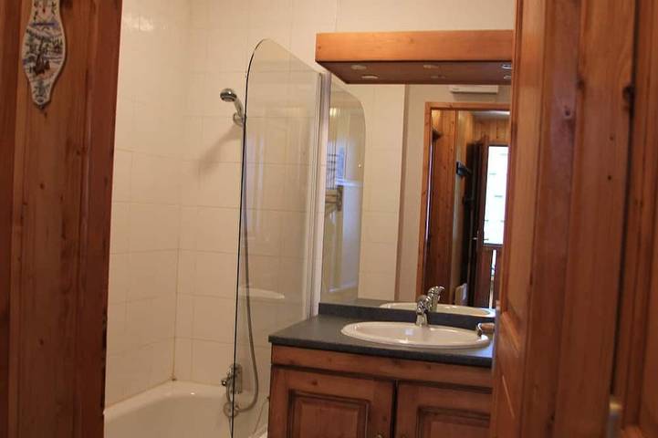 Gîte pour 5 personnes, avec piscine et sauna ainsi que balcon et jardin à Saint-Jean-d'Arves - 4