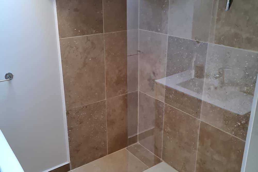 Space and nature near Sisteron in Bevons, Forcalquier und Umgebung