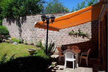 Gîte pour 7 personnes, avec jardin ainsi que jacuzzi et terrasse, animaux acceptés à Chantraine
