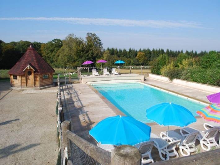 Location de vacances pour 5 personnes, avec terrasse ainsi que piscine et sauna à Asquins - 4