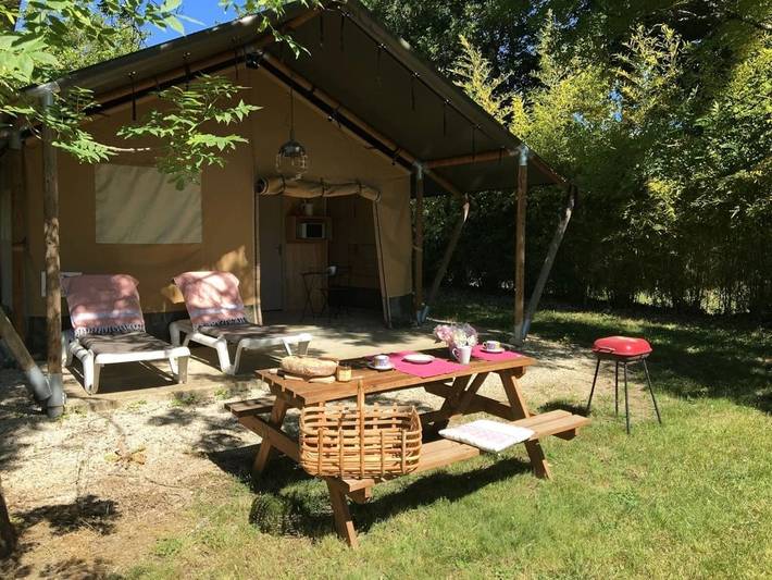 Tente pour 5 personnes, avec sauna ainsi que jacuzzi et bassin pour enfant dans le Lot - 2