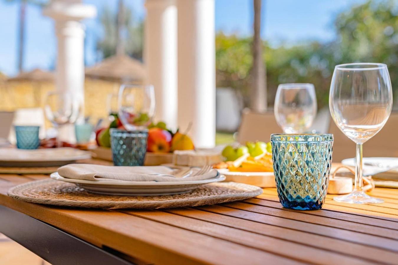 Enjoy the spacious garden and Heated Pool in Marbella West, Marbella