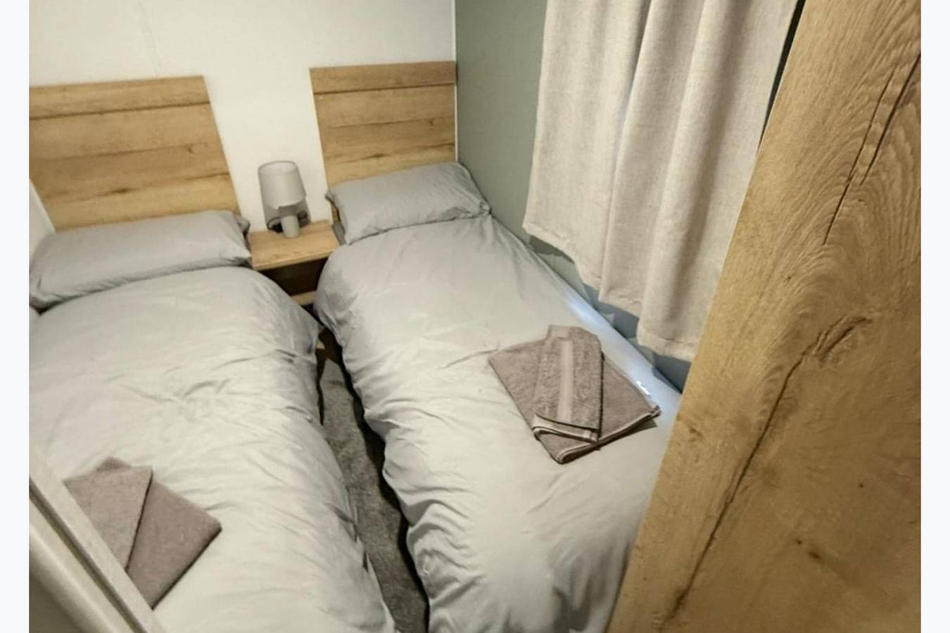 Static Caravan 3 Bed, Sleeps 6, Waterside, No Pets in Northampton, Northamptonshire