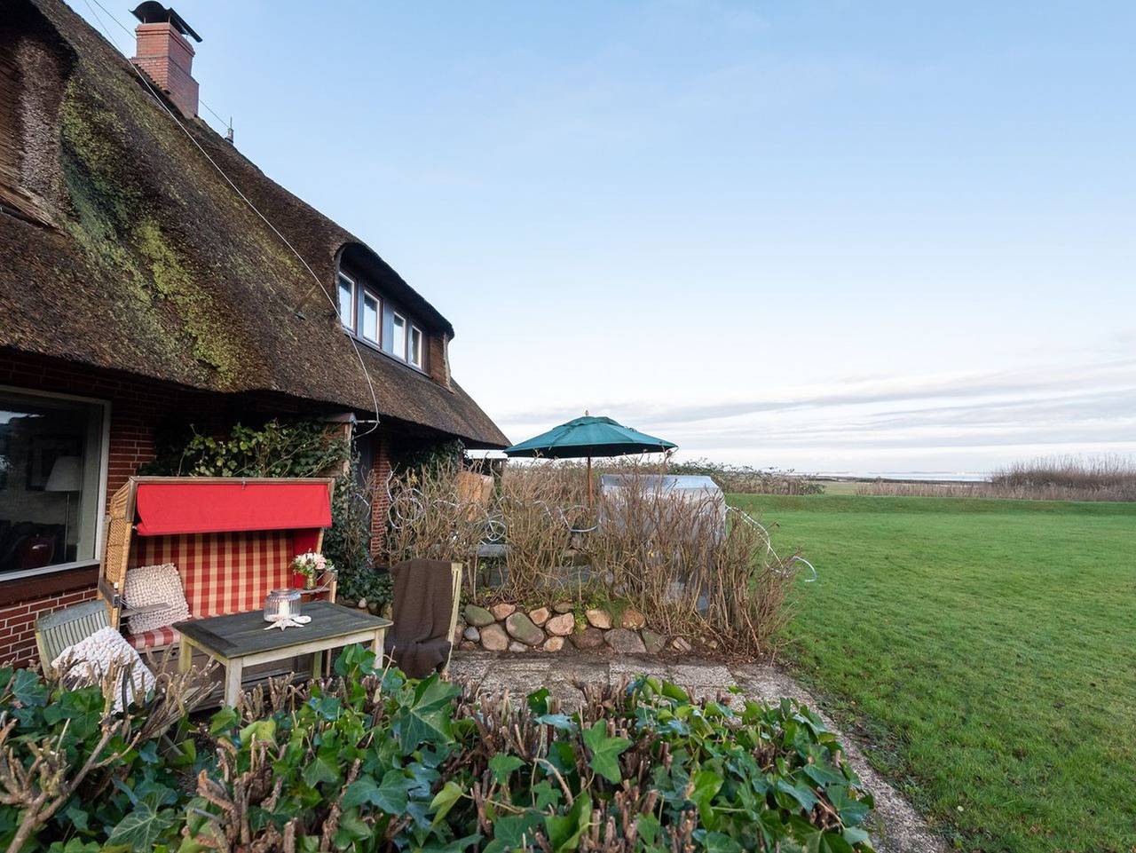 Ganze Ferienwohnung, Lööws Roos - Gemütliche 3-Zimmer Ferienwohnung auf ca. 80 m² für 4 Personen. in Wenningstedt, Sylt