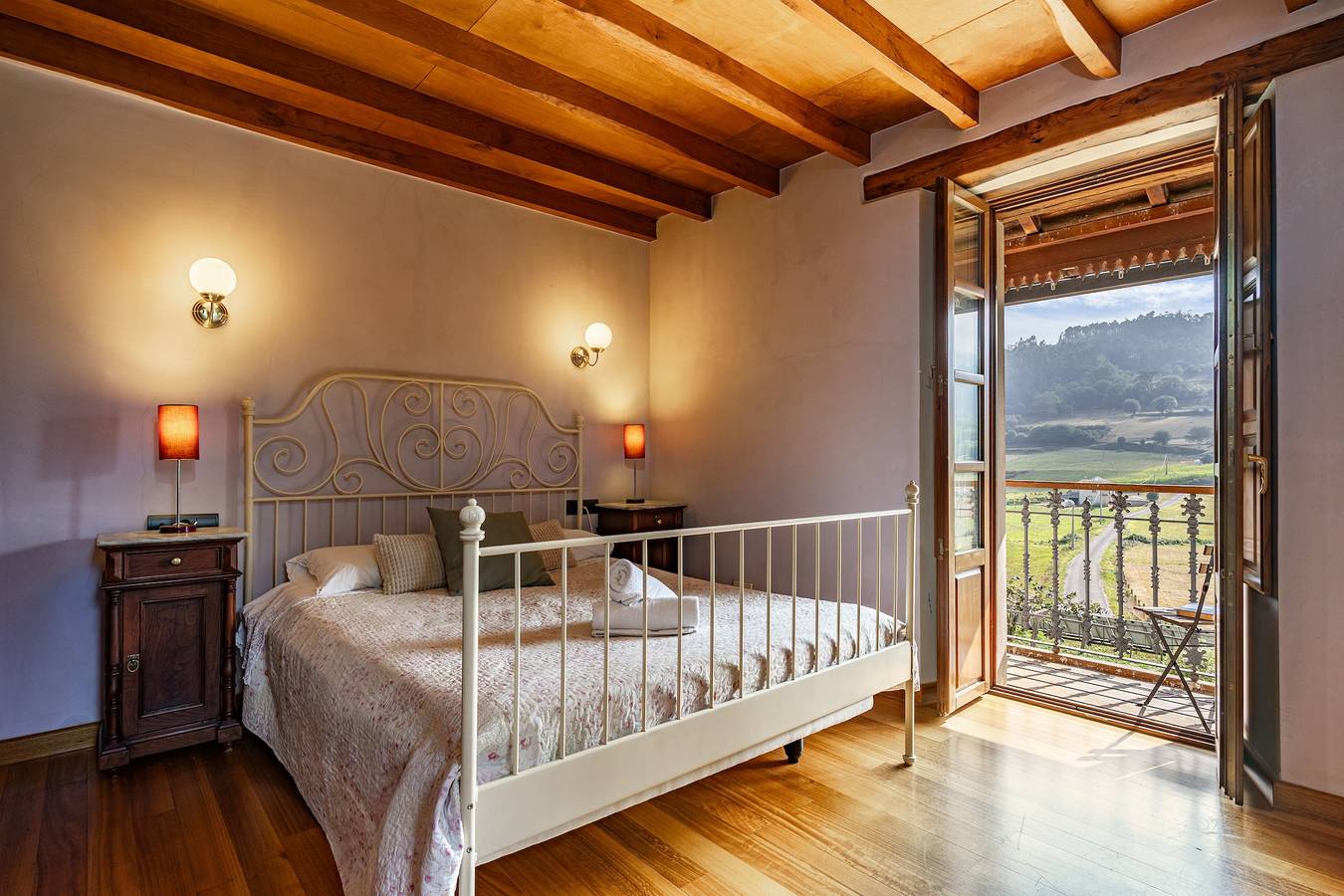 Zimmer O Corredor mit privatem Balkon und Bergblick in Mondoñedo, Lugo Provinz