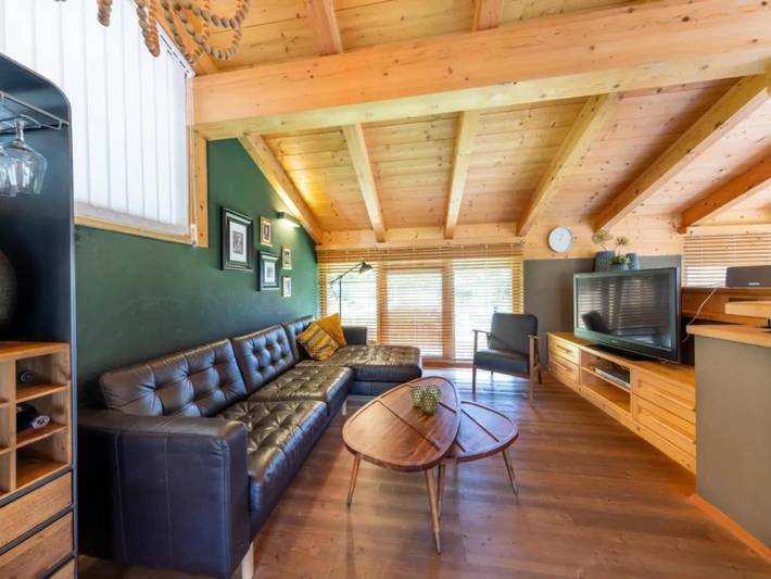 Ferienhaus für 9 Personen, mit Balkon/Terrasse und Balkon sowie Terrasse und Pool in Wald im Pinzgau