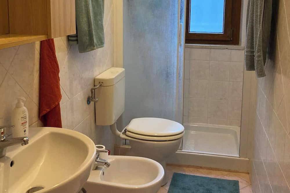 Apartamento entero, Billo house with large terrace overlooking the sea, three steps from the beach in Monfalcone, Carso