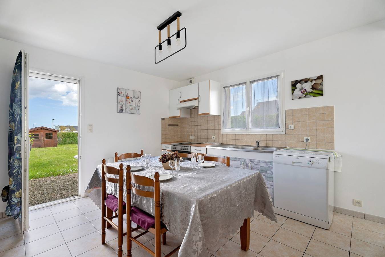 Maison de vacances 'Nouvelle Villa d'Émeraude' avec terrasse privée et jardin privé in Saint-Méloir-des-Ondes, Baie du Mont-Saint-Michel