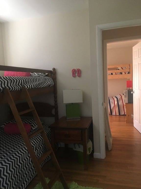 Tolle Ausstattung zur Verfügung gestellt. Fantastische Lage. Familienfreundliches Haus. -Sätze in Brigantine (NJ), Atlantic County