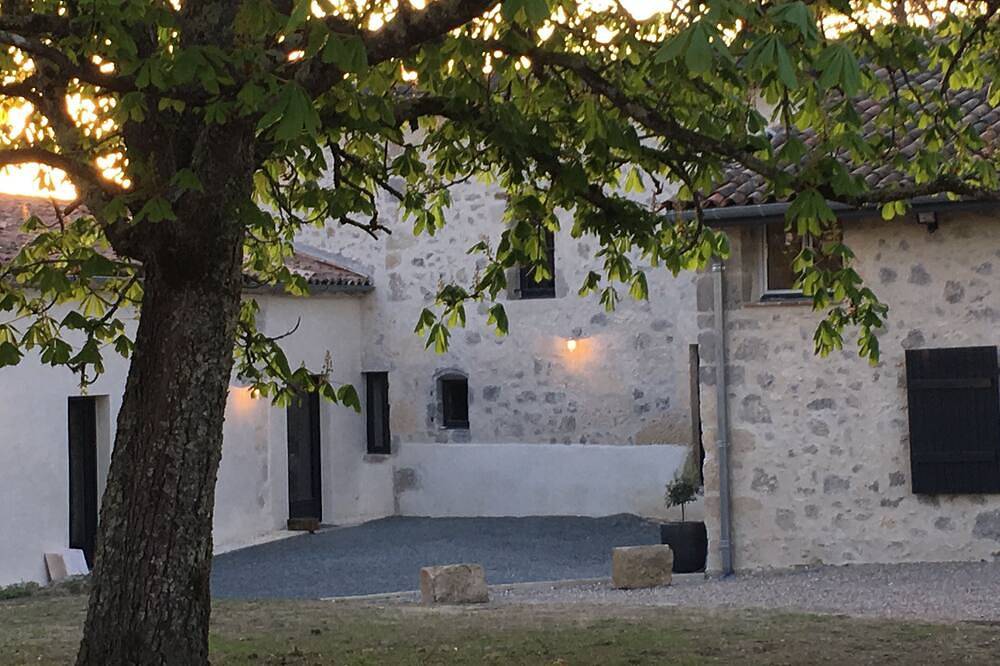 Charming family home with swimming pool in peaceful Gascony in Nérac, Région de Nérac